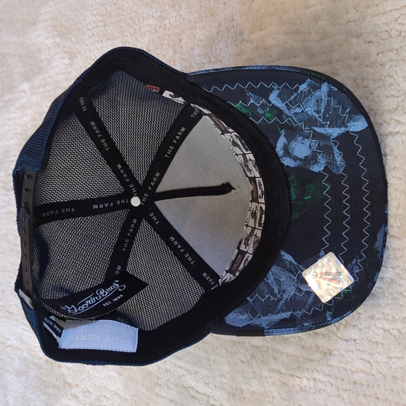 Goorin Bros Social Butterfly Animal Farm Snapback Trucker Hat - Picture 6 of 6